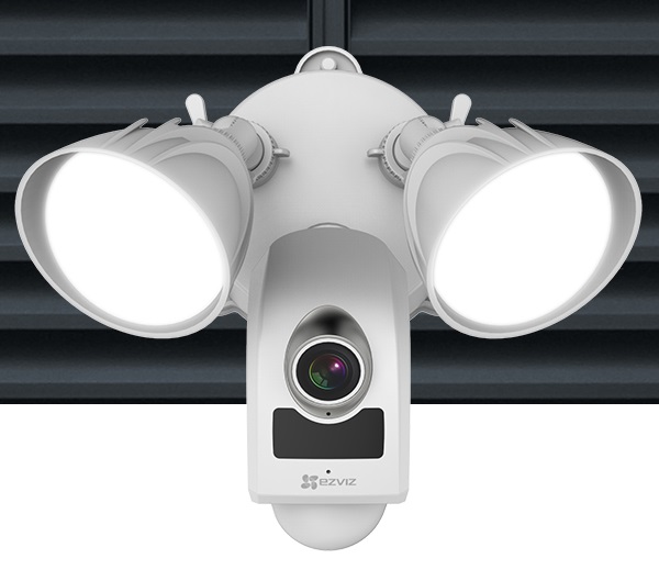 Camera IP ngoài trời tích hợp đèn pha 2.0 Megapixel EZVIZ LC1 CS-LC1-A0-1B2WPFRL