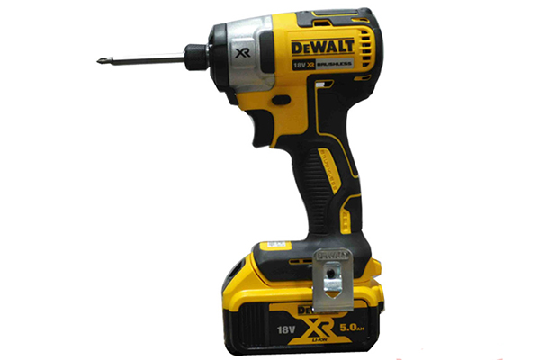 Máy vặn vít dùng pin 18V DEWALT DCF886P2